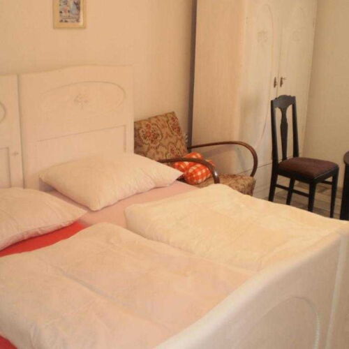 Pokoj se sprchou se společnou kuchyňkou pro 2 os.