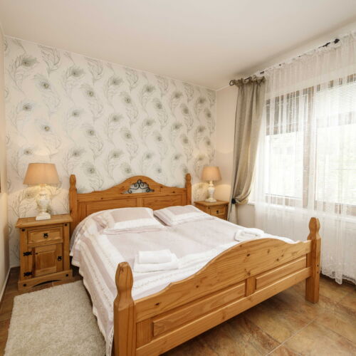 Apartman s vanou s vlastní kuchyňkou s manželskou postelí s 1 ložnicí