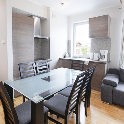 Apartament 6-osobowy na piętrze na poddaszu z 3 pomieszczeniami sypialnianymi