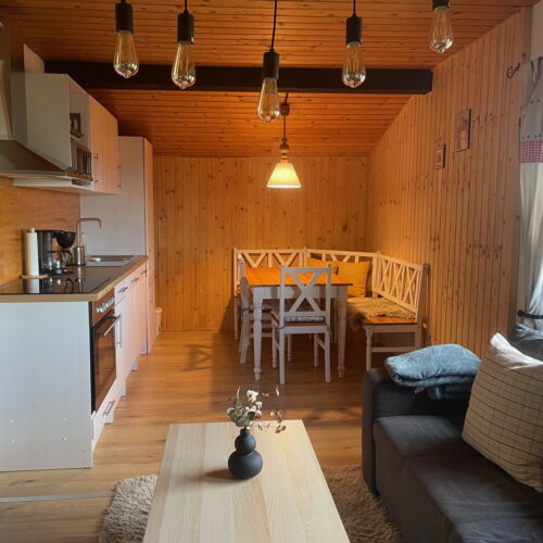 Apartament la mansardă cu 2 camere pentru 6 pers.