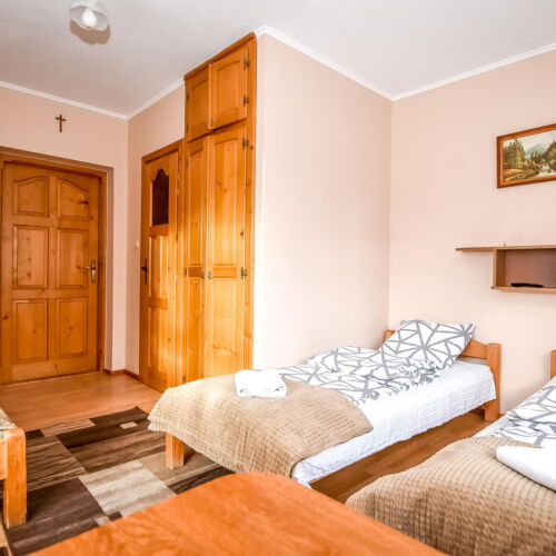 Camera pentru 5 pers.