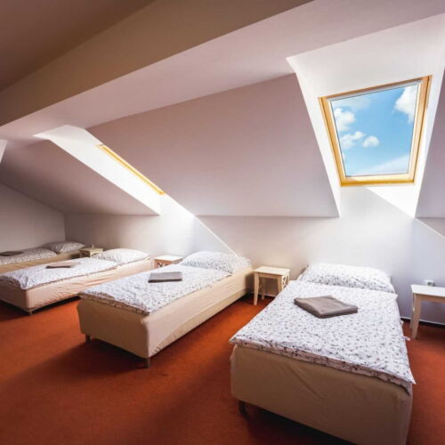 Pokoj se sprchou  pro 5 os.