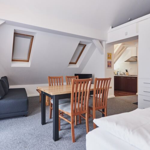 Apartament 2-osobowy na poddaszu z 1 pomieszczeniem sypialnianym