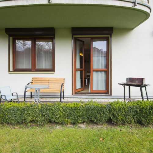 Apartman s terasou pro 4 os. se 2 ložnicemi v přízemí