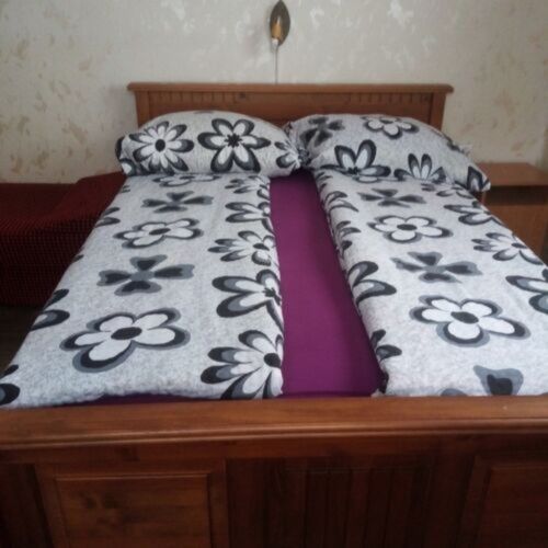 Pokój 2-osobowy na piętrze ze wspólną łazienką (możliwa dostawka)