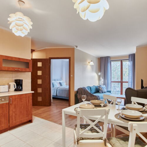 Apartman s balkónem pro 4 os. se 2 ložnicemi na poschodí