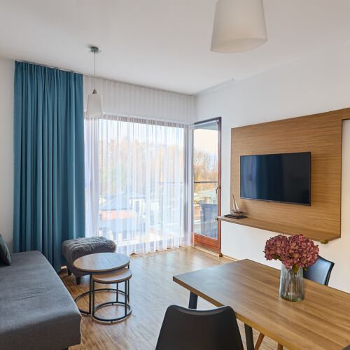 Apartament 4-osobowy na piętrze z tarasem z 2 pomieszczeniami sypialnianymi