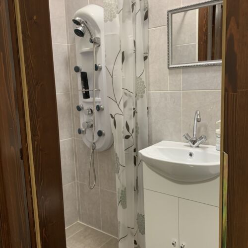 Camera dubla classic la parter (se poate solicita pat suplimentar)