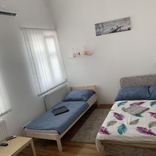 Camera dubla classic la parter (se poate solicita pat suplimentar)