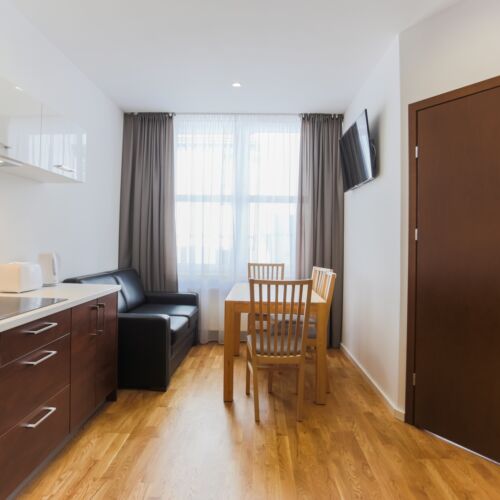 Apartament 4-osobowy na parterze z 2 pomieszczeniami sypialnianymi