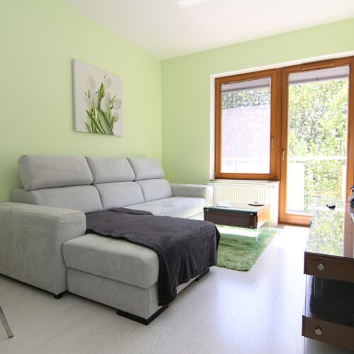 Apartament 4-osobowy na piętrze z balkonem z 2 pomieszczeniami sypialnianymi