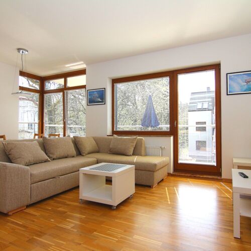 Apartament 4-osobowy na piętrze z balkonem z 2 pomieszczeniami sypialnianymi