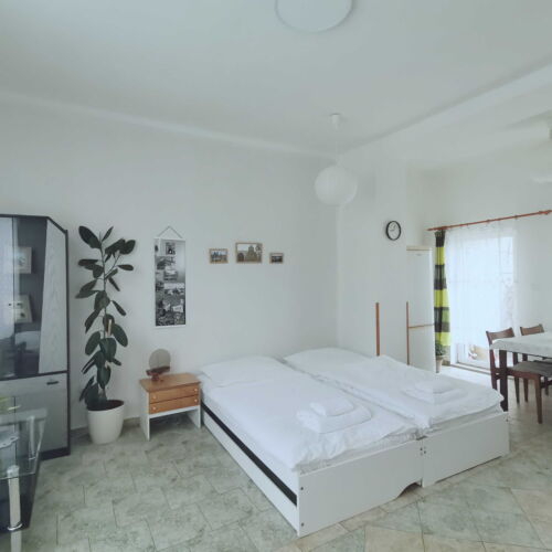 Apartman se sprchou s vlastní kuchyňkou pro 4 os. s 1 ložnicí (s možností přistýlky)