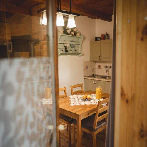 Casă de vară familial(ă) întreaga unitate pentru 5 pers. (se inchirieaza doar integral)