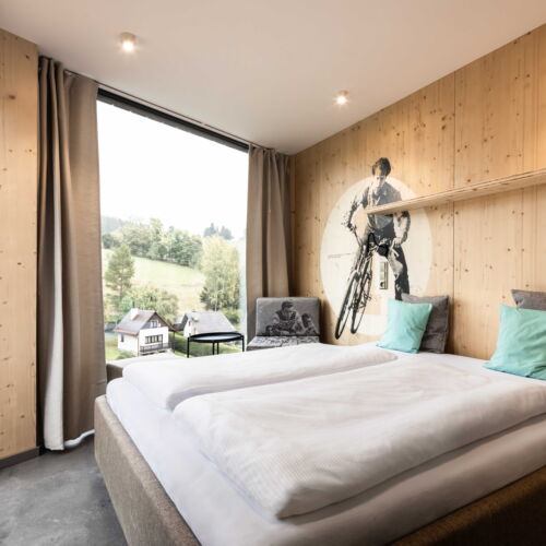 Pokoj se sprchou s balkónem pro 2 os.