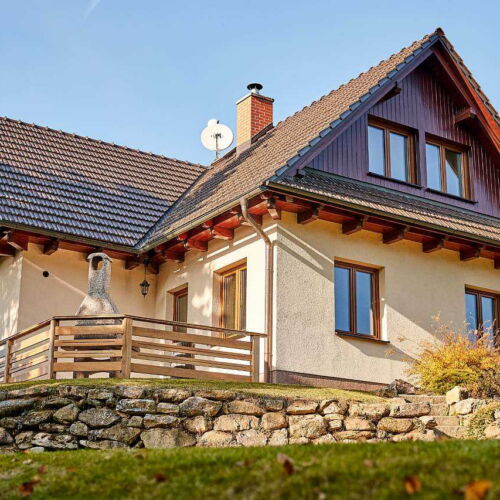 Chalupa (jako celek) se sprchou s privátní koupelnou mimo apartmán pro 6 os. (s možností přistýlky)