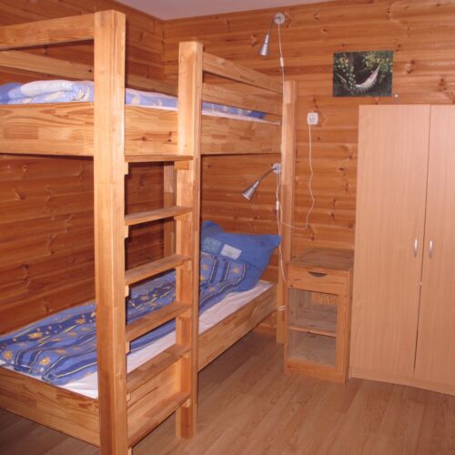 Roubenka (jako celek) se společnou koupelnou pro 4 os. na přízemí