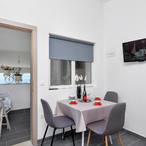 Apartament cu vedere spre mare a cu 1 camera pentru 2 pers.