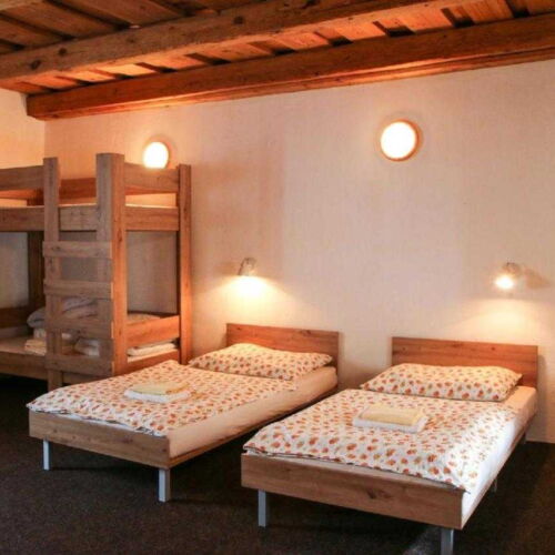 Apartment für 5 Personen mit Dusche und Eigener Teeküche