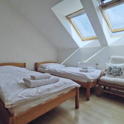 Pokoj s klimatizací s vlastní kuchyňkou pro 4 os. (s možností přistýlky)