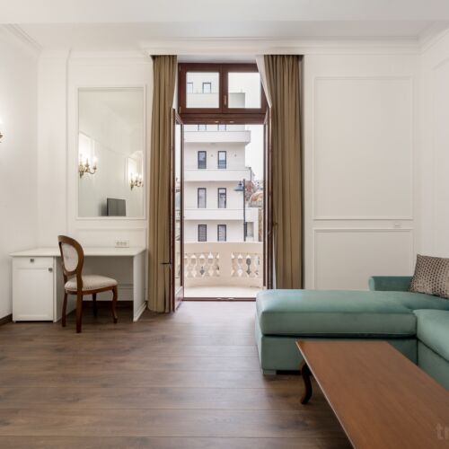 Apartament executive cu balcon cu 2 camere pentru 4 pers.