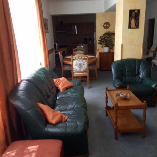 Pokoj se sprchou s terasou pro 4 os.