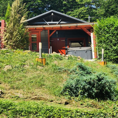 Apartament pentru 2 pers. (se inchirieaza doar integral)