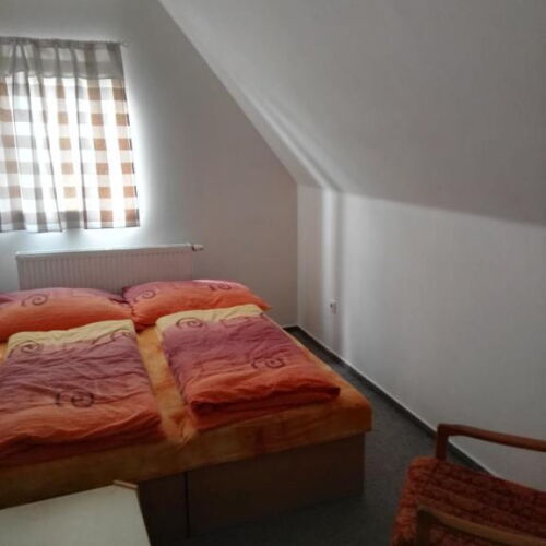 Pokoj se sprchou  pro 7 os.