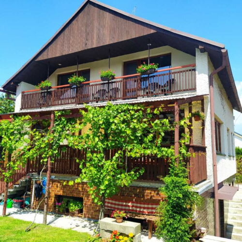 Apartman se sprchou s privátní koupelnou mimo apartmán pro 4 os. (s možností přistýlky)