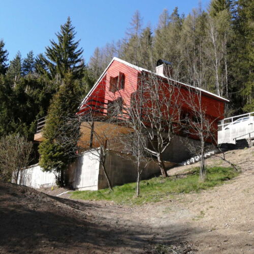 Chata cu duș cu bucătărie proprie pentru 6 pers. (se inchirieaza doar integral)