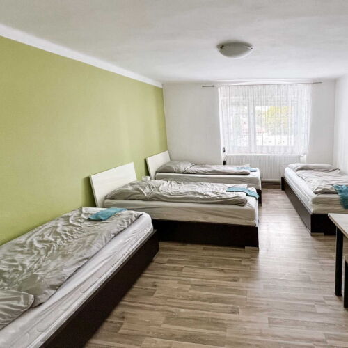 Pokój 6-osobowy z prysznicem ze wspólnym aneksem kuchennym