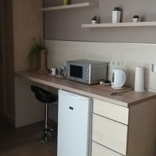 Camera tripla la etaj cu aer condiționat