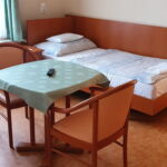Na katu Prilagođeno osobama s invaliditetom soba sa dva odvojena kreveta (za 2 osoba(e))