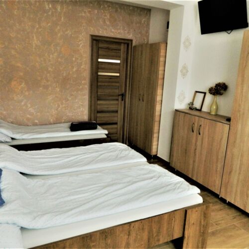 Pokoj s klimatizací pro 3 os. na přízemí