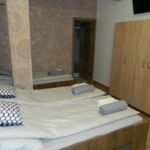Prizemni Klimatiziran soba sa 3 kreveta(om) (za 3 osoba(e))