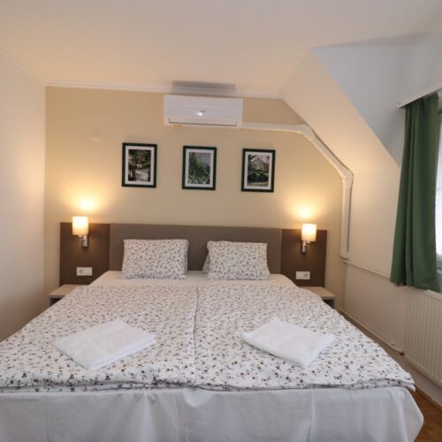 Upstairs Twin Room