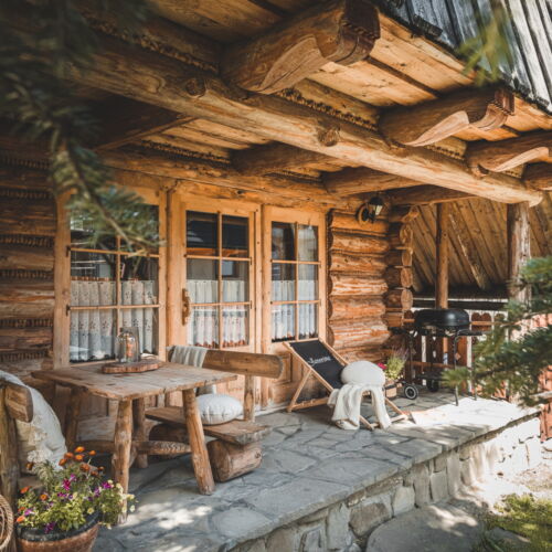 Cabană pentru 6 pers. (se inchirieaza doar integral)