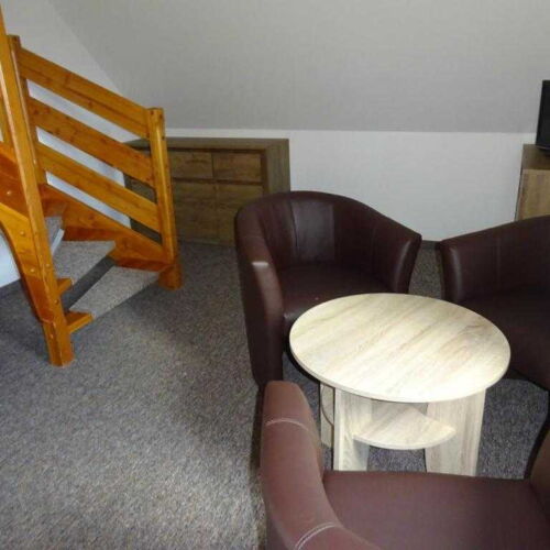 Camera cu duș pentru 5 pers.