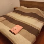 Apartament cu terasa cu vedere spre padure pentru 2 pers. (se inchirieaza doar integral) (se poate solicita pat suplimentar)