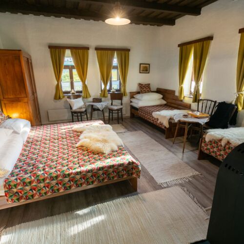 Mountain View Whole House Summer House for 4 Persons (extra bed available)