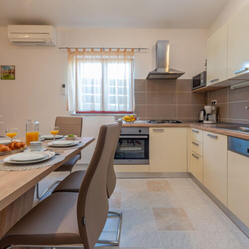 Casă de vară pentru 6 pers. (se inchirieaza doar integral)