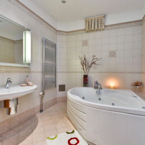 Casă de vară pentru 8 pers. (se inchirieaza doar integral)