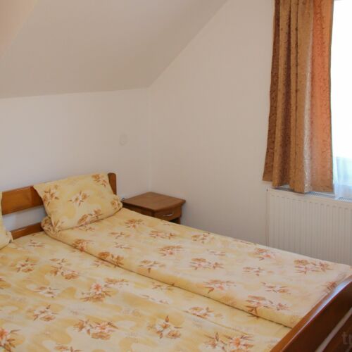 Camera dubla cu baie cu duș