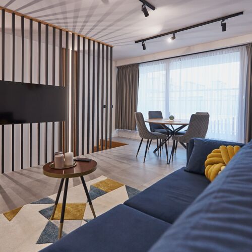 Apartament la etaj cu vedere spre mare cu 3 camere pentru 5 pers.