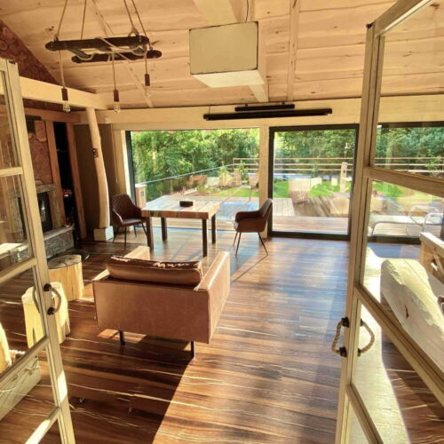 Apartament cu duș cu chicinetă proprie pentru 2 pers.