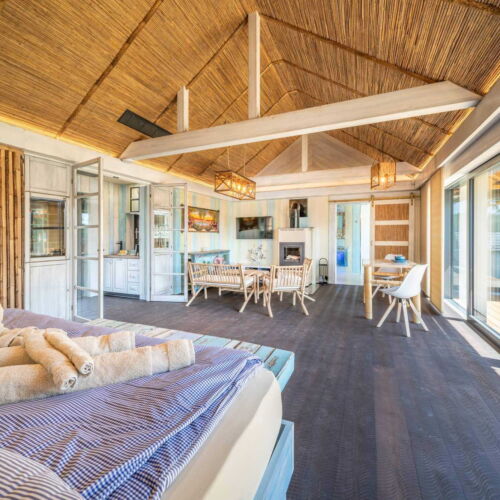 Apartament cu duș cu aer condiționat pentru 2 pers.