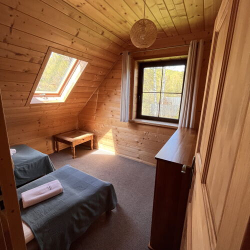 Apartament tourist toata casa cu 2 camere pentru 4 pers.