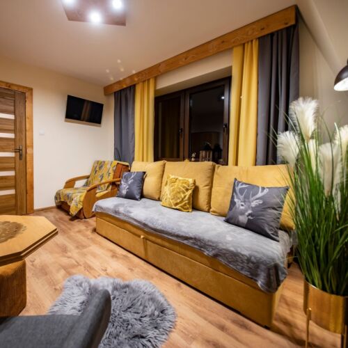 Apartament 4-osobowy na piętrze z widokiem na góry z 2 pomieszczeniami sypialnianymi (możliwa dostawka)