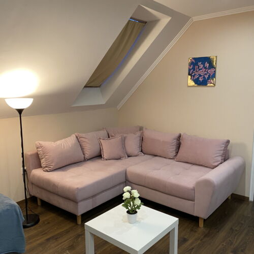 Apartament la etaj pentru 5 pers. (se inchirieaza doar integral)