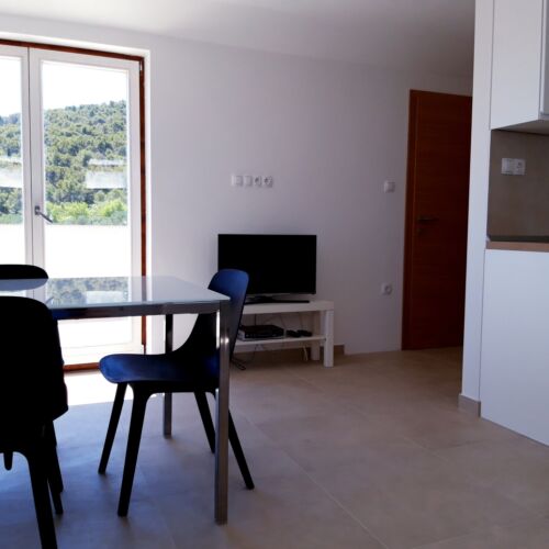Sea View Upstairs 2-Room Apartment for 4 Persons (extra bed available)